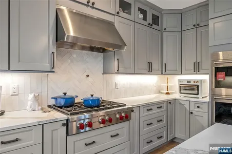 67 Westervelt Place Cresskill NJ 07626