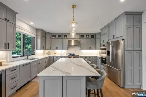 67 Westervelt Place Cresskill NJ 07626