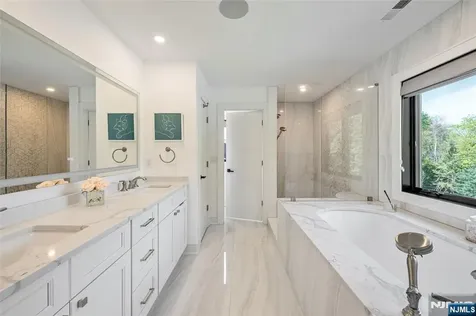 67 Westervelt Place Cresskill NJ 07626