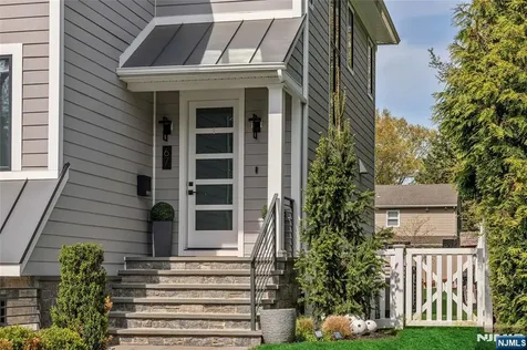 67 Westervelt Place Cresskill NJ 07626