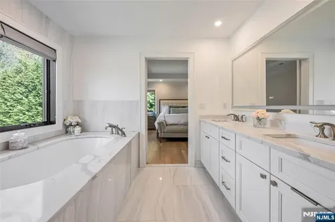 67 Westervelt Place Cresskill NJ 07626