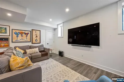67 Westervelt Place Cresskill NJ 07626