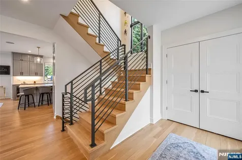 67 Westervelt Place Cresskill NJ 07626