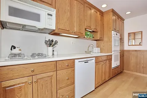 222 Merritt Drive Oradell NJ 07649