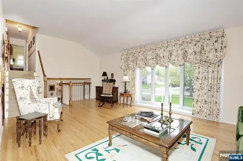 222 Merritt Drive Oradell NJ 07649
