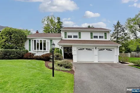 222 Merritt Drive Oradell NJ 07649