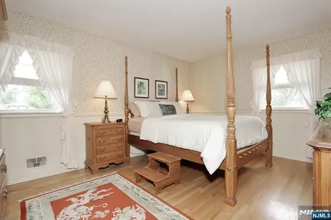 222 Merritt Drive Oradell NJ 07649
