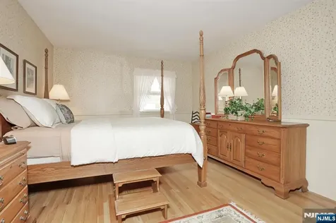 222 Merritt Drive Oradell NJ 07649