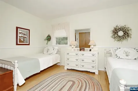 222 Merritt Drive Oradell NJ 07649
