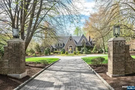 14 Eckert Farm Road Saddle River NJ 07458