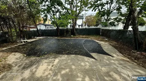 69 Lincoln Avenue Elmwood Park NJ 07407
