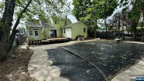 69 Lincoln Avenue Elmwood Park NJ 07407