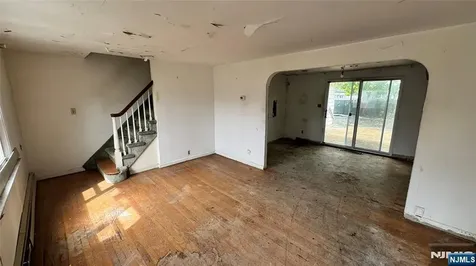69 Lincoln Avenue Elmwood Park NJ 07407
