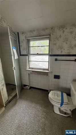 69 Lincoln Avenue Elmwood Park NJ 07407
