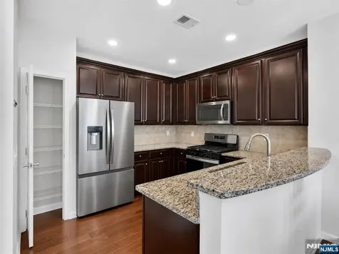 8 Veterans Drive Wood Ridge NJ 07075