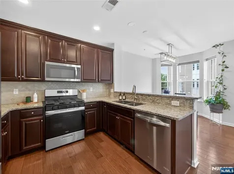 8 Veterans Drive Wood Ridge NJ 07075