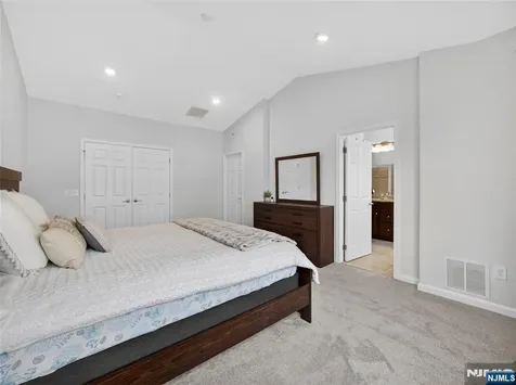 8 Veterans Drive Wood Ridge NJ 07075