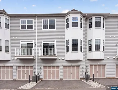 8 Veterans Drive Wood Ridge NJ 07075