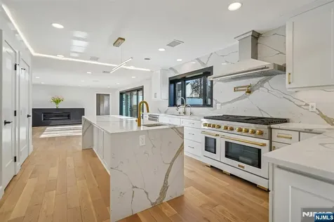 292 Magnolia Avenue Cresskill NJ 07626