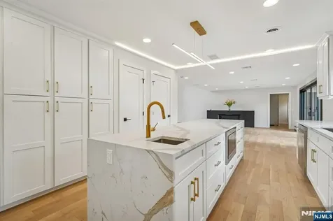292 Magnolia Avenue Cresskill NJ 07626