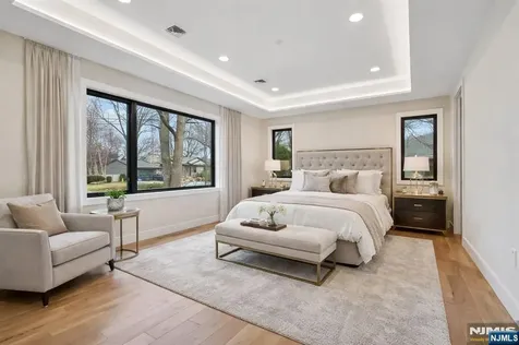 292 Magnolia Avenue Cresskill NJ 07626