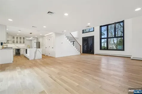 292 Magnolia Avenue Cresskill NJ 07626