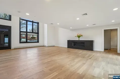 292 Magnolia Avenue Cresskill NJ 07626
