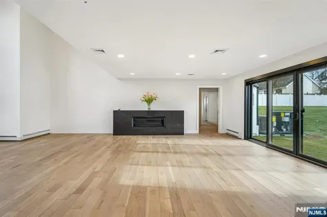 292 Magnolia Avenue Cresskill NJ 07626