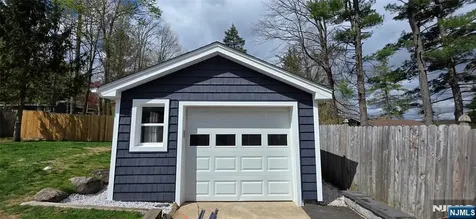 26 White Birch Trail Jefferson Township NJ 07460