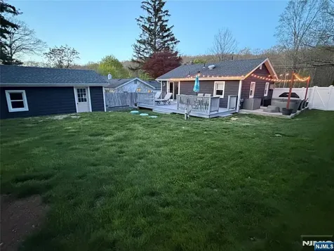 26 White Birch Trail Jefferson Township NJ 07460