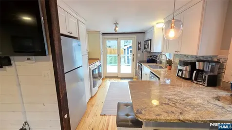 26 White Birch Trail Jefferson Township NJ 07460