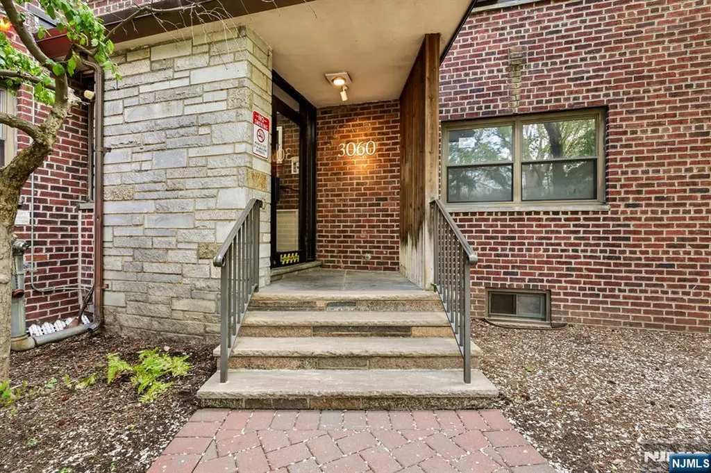 3060 Edwin Fort Lee NJ 07024