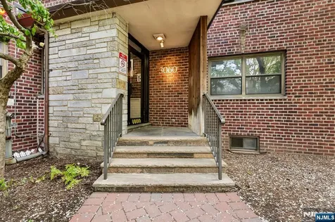 3060 Edwin Fort Lee NJ 07024