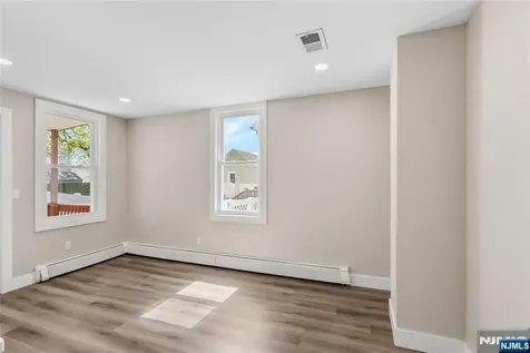 774 8th Street Secaucus NJ 07094