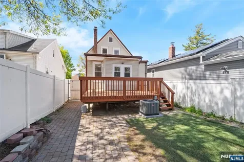 774 8th Street Secaucus NJ 07094