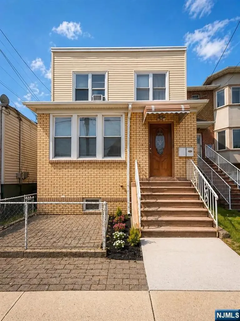229 5th Street Fairview NJ 07022