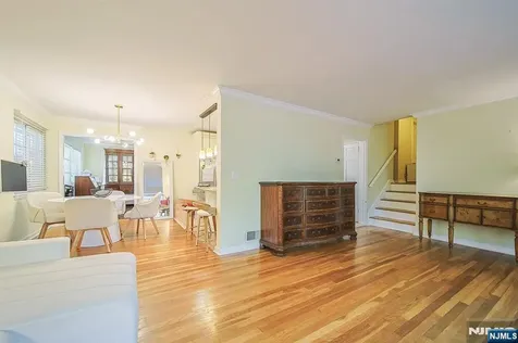 181 Crescent Street Closter NJ 07624