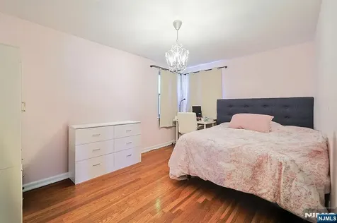 181 Crescent Street Closter NJ 07624