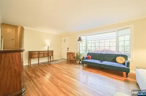 181 Crescent Street Closter NJ 07624