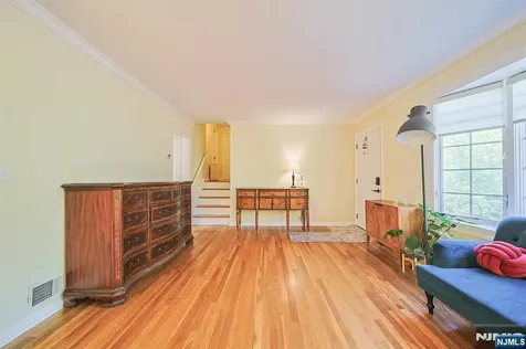 181 Crescent Street Closter NJ 07624
