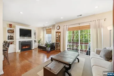 212 Riverwalk Way Clifton NJ 07014