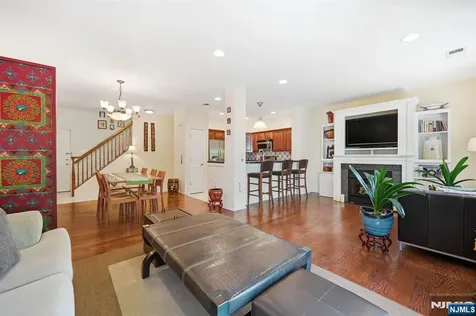 212 Riverwalk Way Clifton NJ 07014