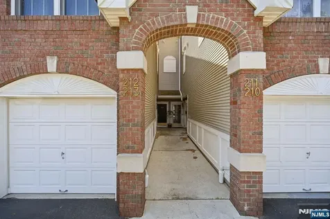 212 Riverwalk Way Clifton NJ 07014