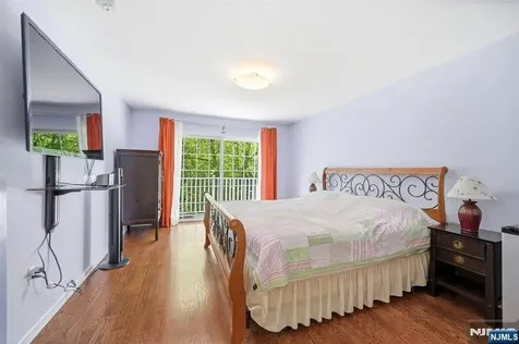 212 Riverwalk Way Clifton NJ 07014