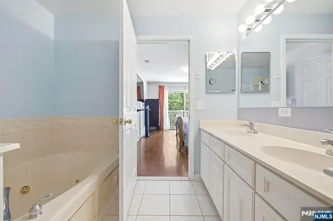 212 Riverwalk Way Clifton NJ 07014