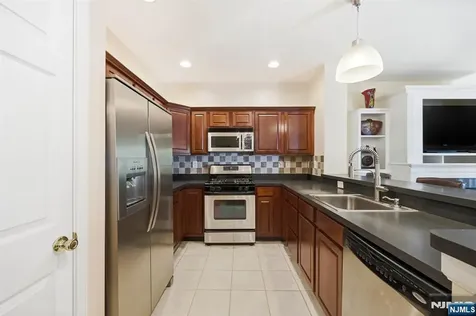 212 Riverwalk Way Clifton NJ 07014