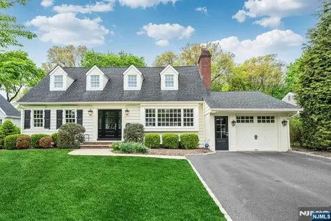 267 Merlin Place Wyckoff NJ 07481