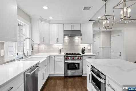 267 Merlin Place Wyckoff NJ 07481