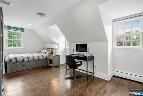 267 Merlin Place Wyckoff NJ 07481