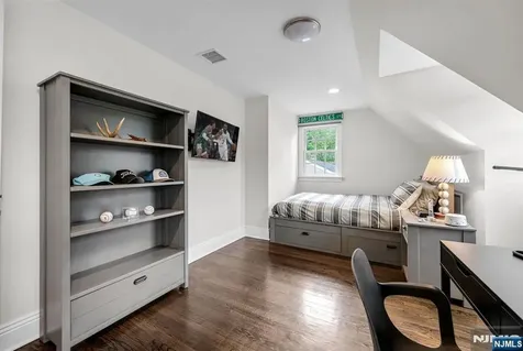 267 Merlin Place Wyckoff NJ 07481